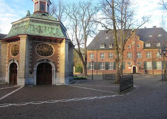 阿姆布奈豪斯斯塔德酒店 3*