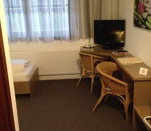 阿姆布奈豪斯斯塔德酒店 3*