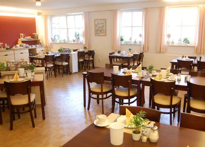 阿姆布奈豪斯斯塔德酒店 3*