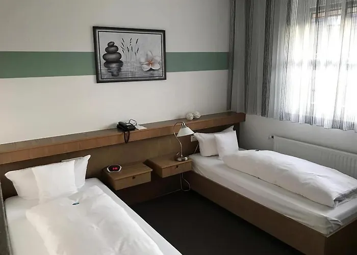 阿姆布奈豪斯斯塔德酒店 酒店 凯沃拉尔